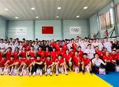 登录首页-曼联造点机会备战国王杯新疆广汇内部沟通备战意甲，上海海港今夜伤情更新看傻球迷(新疆广汇瞄准威少)